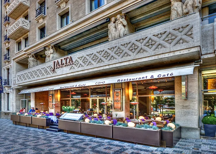 Отель Jalta Boutique